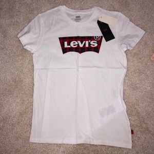 Levi’s T-shirt